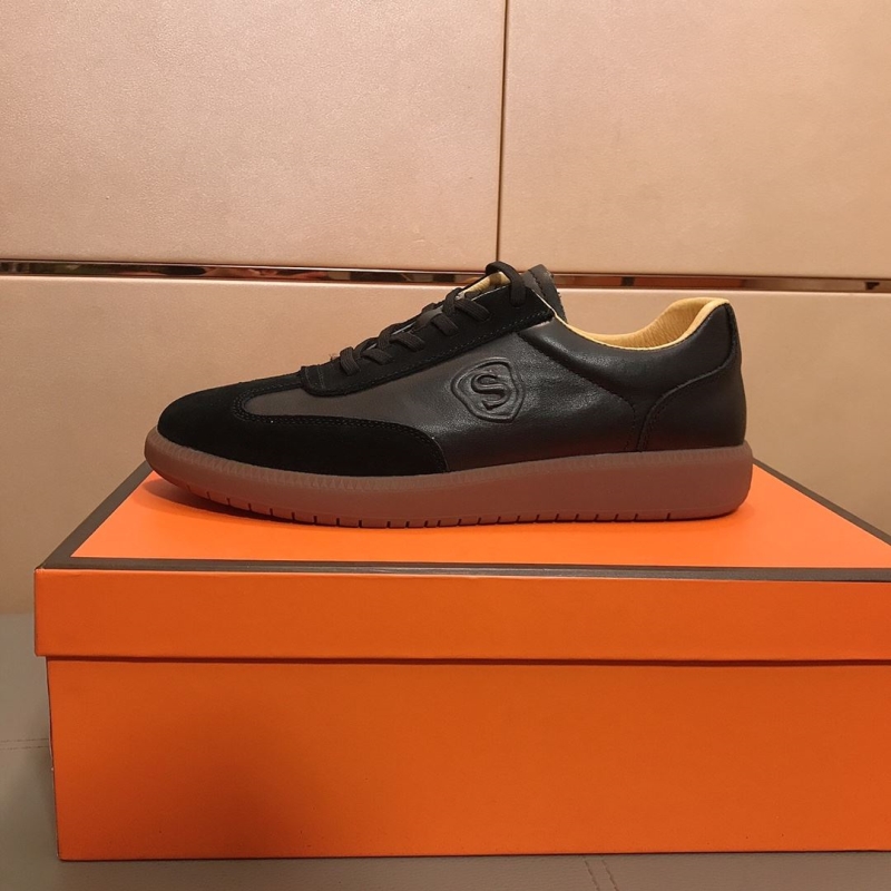 G*u*i casual shoes